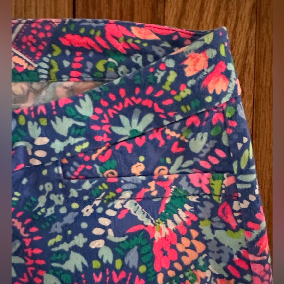 💙🩷Lilly Pulitzer Bright Blue Multicolored Floral Medallion Print Crop Pants 0🩷💙 - Picture 3 of 6
